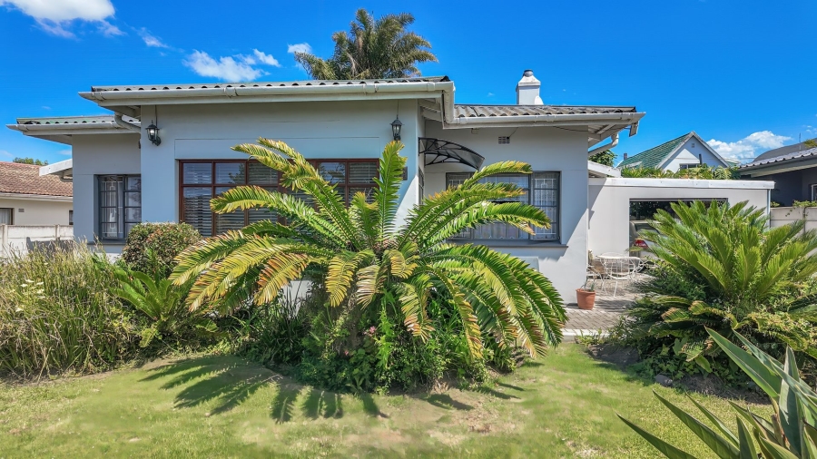 4 Bedroom Property for Sale in Bodorp Western Cape